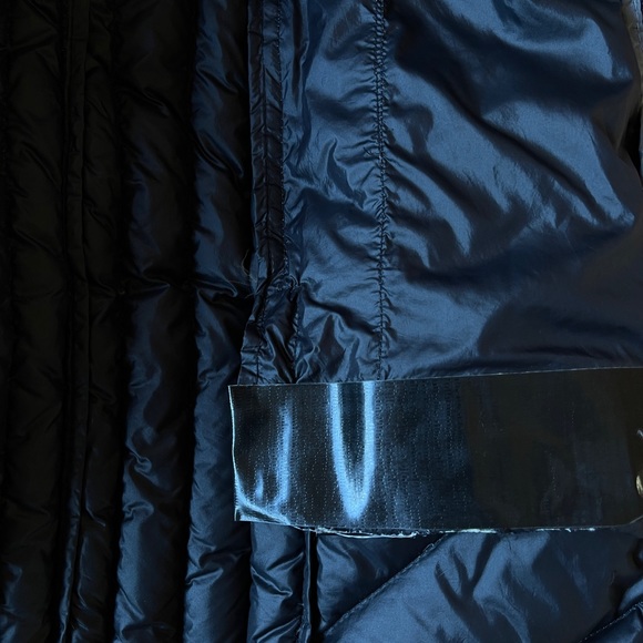 BCBG Short hooded packable down jacket, XS - Picture 9 of 12